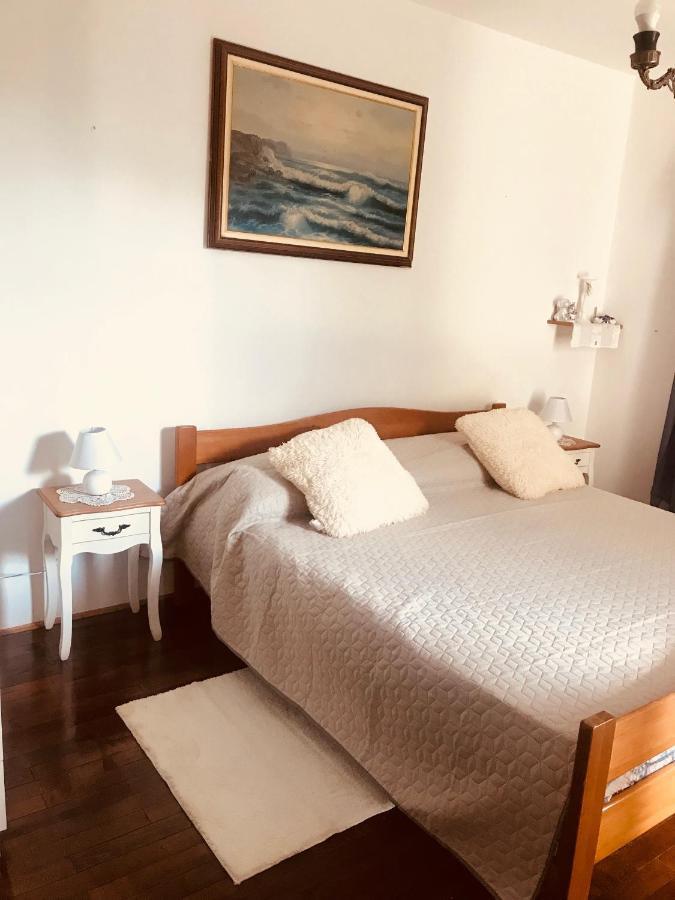 B. Ela Bed and breakfast *
